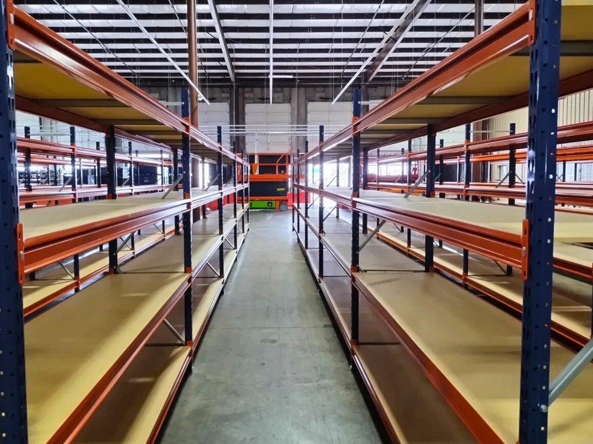 Wide span shelving aisle — Orozco's Racks installation